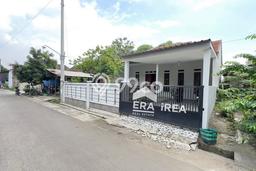 For Sale Rumah 3 Kamar Lokasi Ideal Bagus dan Strategis di Solo Baru For Sale Rumah 3 Kamar Lokasi Ideal Bagus dan Strategis di Solo Baru