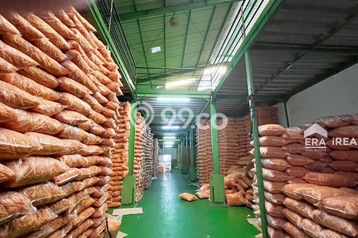 Unit Gudang Dijual di Tasikmadu Karanganyar Luas Bangunan 2000m2 Unit Gudang Dijual di Tasikmadu Karanganyar Luas Bangunan 2000m2