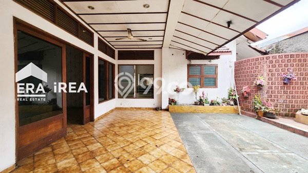 Komersial disewakan di Laweyan Surakarta dengan luas bangunan 450m2 Komersial disewakan di Laweyan Surakarta dengan luas bangunan 450m2