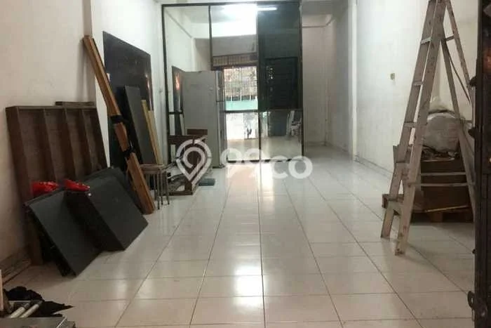 Ruko untuk Disewa di Pusat Jakarta Barat Luas Bangunan 210m2 Ruko untuk Disewa di Pusat Jakarta Barat Luas Bangunan 210m2