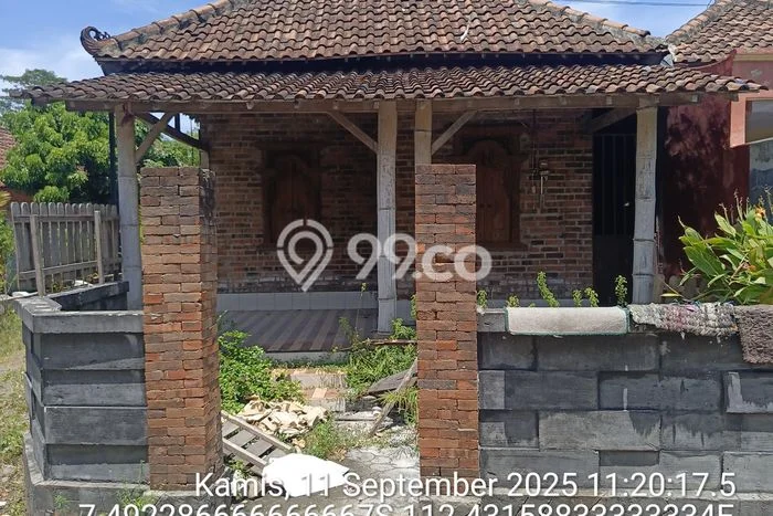 Hunian Strategis 3 KT LB 170m2 Kondisi Bagus di Mojokerto Hunian Strategis 3 KT LB 170m2 Kondisi Bagus di Mojokerto