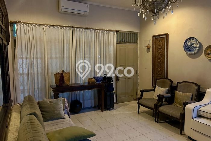 Ready to Use! Premium House LT 285m2 Desain Elegan di Bendungan Hilir Ready to Use! Premium House LT 285m2 Desain Elegan di Bendungan Hilir