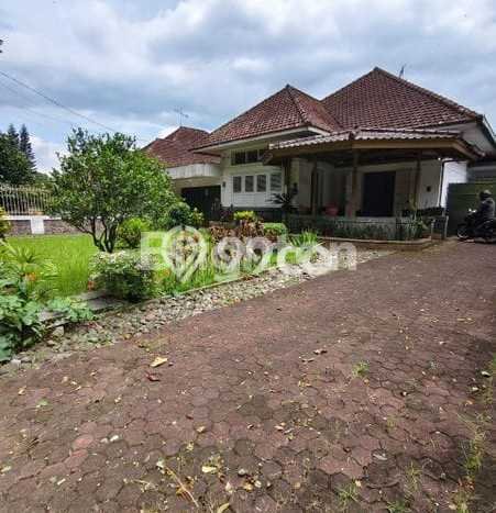 Rumah Disewakan Malang LT 612m2 LB 235m2 Kawasan Malang Kota Rumah Disewakan Malang LT 612m2 LB 235m2 Kawasan Malang Kota