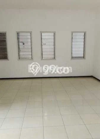 Area Strategis! Disewakan Gudang Lokasi Pakisaji, Malang Cocok untuk Bisnis Area Strategis! Disewakan Gudang Lokasi Pakisaji, Malang Cocok untuk Bisnis