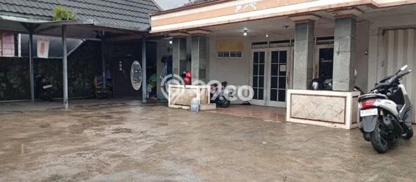 Disewakan! Rumah 5 Kamar Tidur &
3 Kamar Mandi di Malang Kota, Malang Disewakan! Rumah 5 Kamar Tidur &
3 Kamar Mandi di Malang Kota, Malang