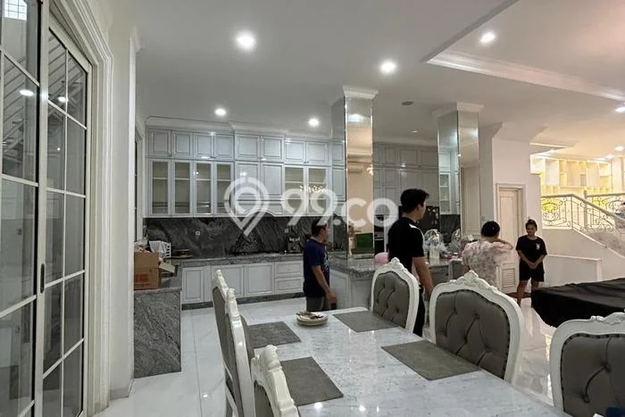 Hunian Mewah LB 200m2 Siap Pakai Desain Elegan di Pantai Indah Kapuk, Jakarta Utara Hunian Mewah LB 200m2 Siap Pakai Desain Elegan di Pantai Indah Kapuk, Jakarta Utara
