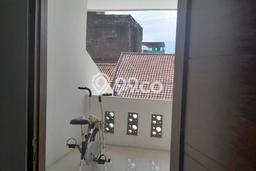 Lokasi terbaik! Rumah siap pakai dikontrakkan di Arcamanik LB 213m2 Lokasi terbaik! Rumah siap pakai dikontrakkan di Arcamanik LB 213m2