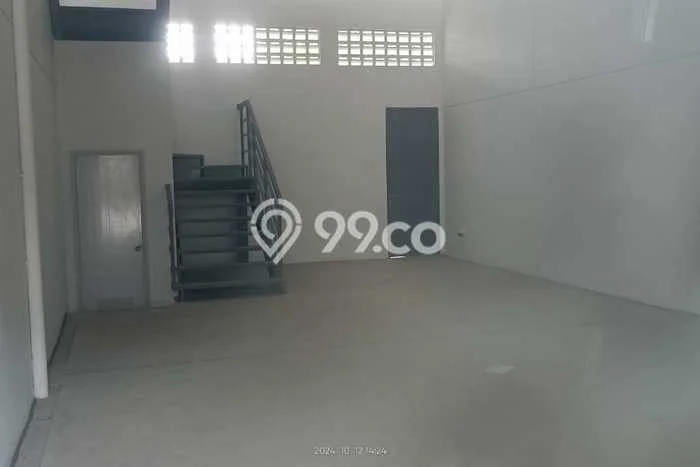 Gudang Disewa di BSD, Tangerang Selatan, LT 120m2 / LB 120m2 Gudang Disewa di BSD, Tangerang Selatan, LT 120m2 / LB 120m2