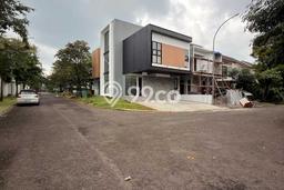 Ready to Use! Luxury House LT 174m2 Desain Modern di BSD Ready to Use! Luxury House LT 174m2 Desain Modern di BSD