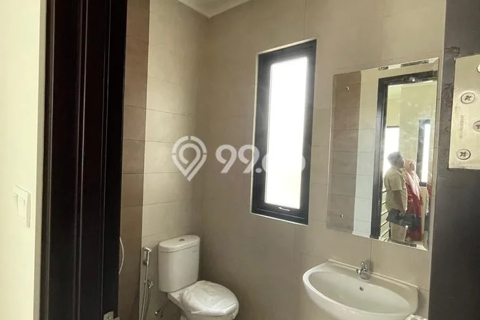 Rumah Disewakan Bekasi LT 55m2 LB 56m2 Area Summarecon Crown Gading Rumah Disewakan Bekasi LT 55m2 LB 56m2 Area Summarecon Crown Gading