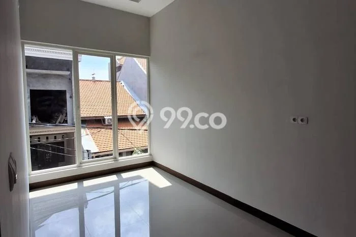 Dijual Rumah 3 Kamar Lokasi Ideal Bagus dan Strategis di Wiyung Dijual Rumah 3 Kamar Lokasi Ideal Bagus dan Strategis di Wiyung