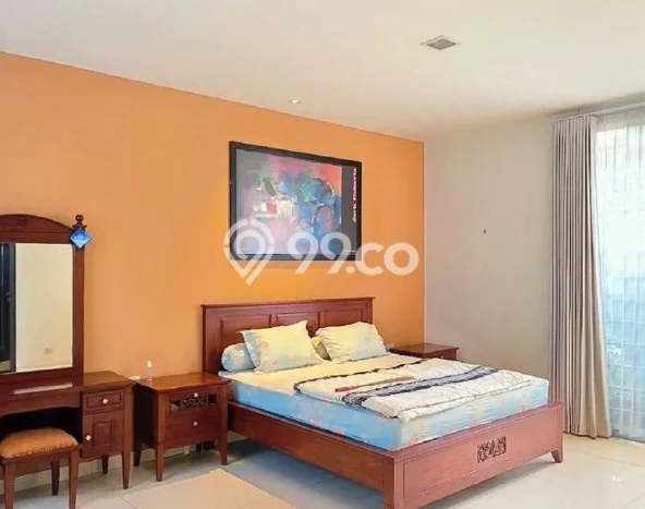 Rumah sewa siap pakai 6 Kamar Tidur di Pakuwon Indah, Surabaya Rumah sewa siap pakai 6 Kamar Tidur di Pakuwon Indah, Surabaya