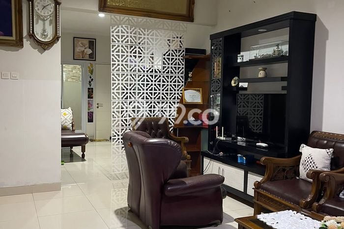 Rumah Luas Asri 4 KT Siap Pakai di Harapan Indah Bekasi Rumah Luas Asri 4 KT Siap Pakai di Harapan Indah Bekasi
