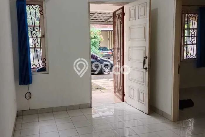 Disewakan! Rumah 2 Kamar Tidur &
1 Kamar Mandi di Kota Wisata, Jakarta Timur Disewakan! Rumah 2 Kamar Tidur &
1 Kamar Mandi di Kota Wisata, Jakarta Timur