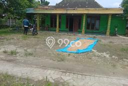 Rumah Sederhana Dijual Lokasi Kalitidu 3 Kamar dengan LT 763m2 Rumah Sederhana Dijual Lokasi Kalitidu 3 Kamar dengan LT 763m2