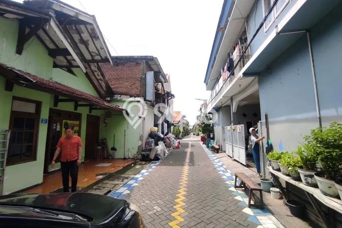 Hunian Strategis 3 KT LB 94m2 Kondisi Bagus di Karangpilang Hunian Strategis 3 KT LB 94m2 Kondisi Bagus di Karangpilang
