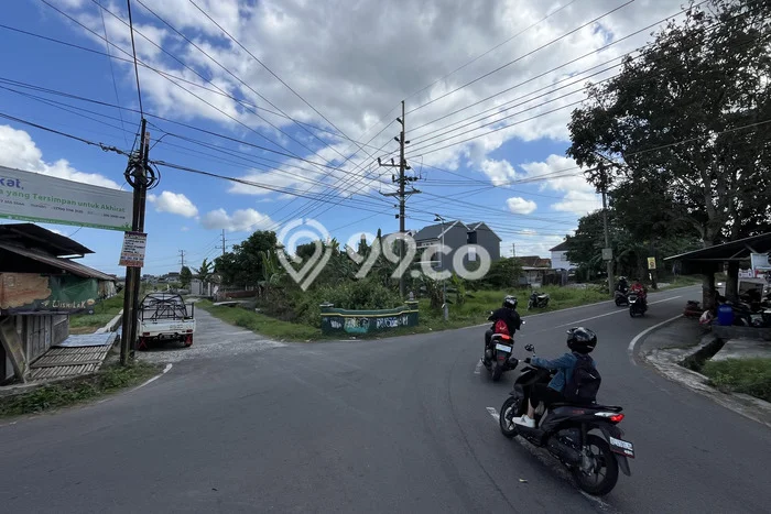 Lahan Dijual Lokasi Strategis di Yogyakarta dengan Luas 110m2 Lahan Dijual Lokasi Strategis di Yogyakarta dengan Luas 110m2