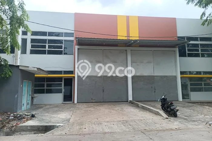Gudang untuk Disewa di Pusat Jakarta Barat Luas Bangunan 300m2 Gudang untuk Disewa di Pusat Jakarta Barat Luas Bangunan 300m2