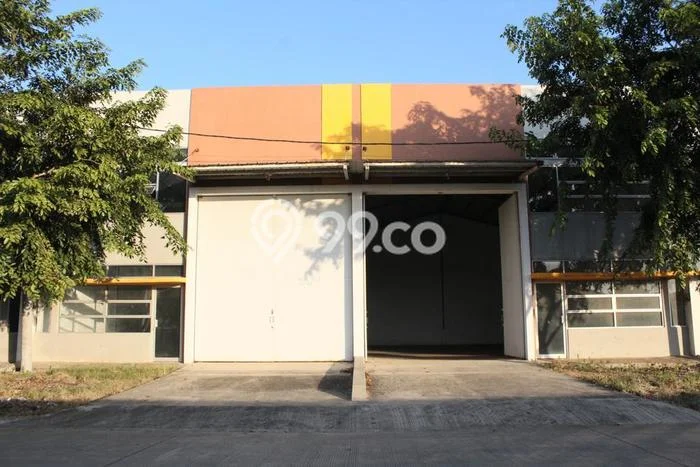 Gudang untuk Disewa di Pusat Jakarta Barat Luas Bangunan 300m2 Gudang untuk Disewa di Pusat Jakarta Barat Luas Bangunan 300m2