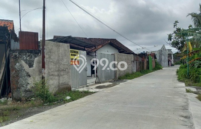 Disewakan Gudang di Kawasan Ramai Bantul Luas 750m2 Disewakan Gudang di Kawasan Ramai Bantul Luas 750m2