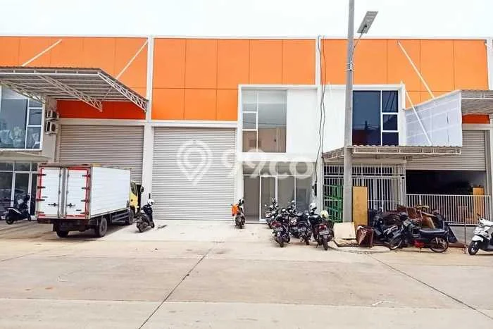 Gudang untuk Disewa di Pusat Jakarta Barat Luas Bangunan 290m2 Gudang untuk Disewa di Pusat Jakarta Barat Luas Bangunan 290m2