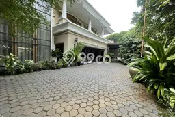 Rumah Elit Modern Siap Huni di Simprug Jakarta Selatan Rumah Elit Modern Siap Huni di Simprug Jakarta Selatan