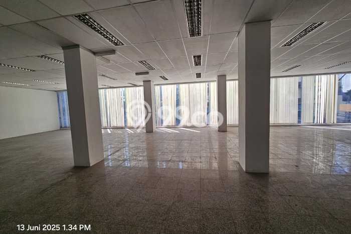 Unit Komersial Disewa Lokasi Kebayoran Baru, Jakarta Selatan Spesifikasi Luas Bangunan 2000m2 Unit Komersial Disewa Lokasi Kebayoran Baru, Jakarta Selatan Spesifikasi Luas Bangunan 2000m2
