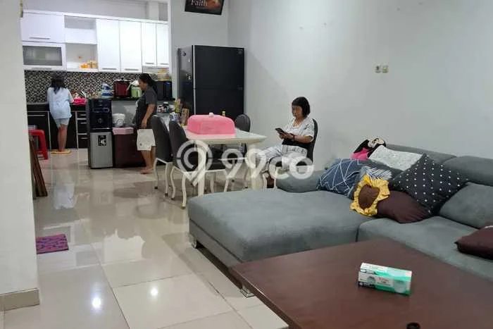 Sewa Rumah Murah di Green Mansion Jakarta Barat dengan 3 Kamar Tidur Sewa Rumah Murah di Green Mansion Jakarta Barat dengan 3 Kamar Tidur