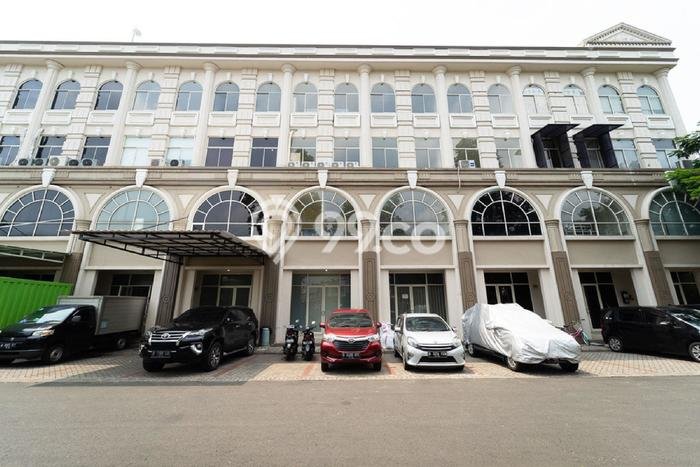 Ruko Dijual di Prime Area Jakarta Barat Luas 200m2 Ruko Dijual di Prime Area Jakarta Barat Luas 200m2
