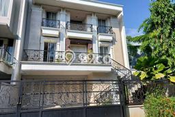 Dijual Rumah Mewah Elegan Dengan View Cantik di Intercon, Jakarta Barat Dijual Rumah Mewah Elegan Dengan View Cantik di Intercon, Jakarta Barat