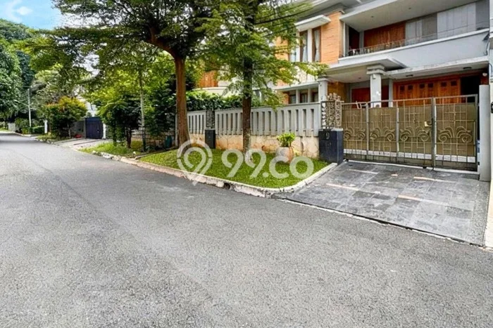 Disewakan! Rumah 3 Kamar Tidur &
3 Kamar Mandi di Pondok Indah, Jakarta Selatan Disewakan! Rumah 3 Kamar Tidur &
3 Kamar Mandi di Pondok Indah, Jakarta Selatan