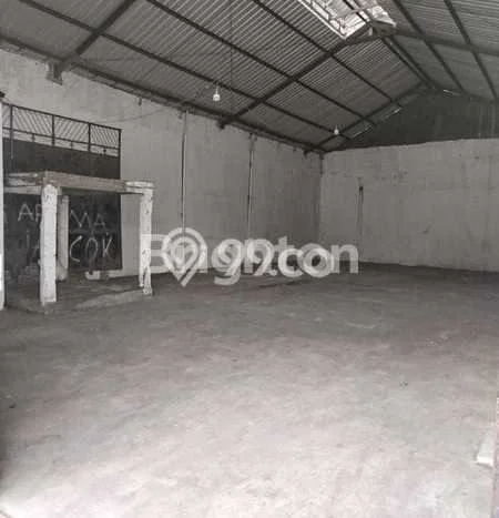 Disewakan Gudang di Kawasan Ramai Surabaya Kota Luas 200m2 Disewakan Gudang di Kawasan Ramai Surabaya Kota Luas 200m2