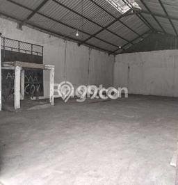Disewakan Gudang di Kawasan Ramai Surabaya Kota Luas 200m2 Disewakan Gudang di Kawasan Ramai Surabaya Kota Luas 200m2