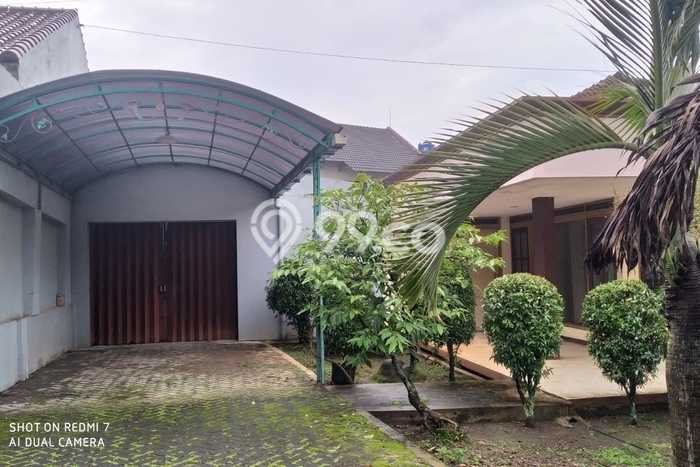 Rumah Eksklusif Siap Huni LT 717m2 di Ungaran Timur, Semarang Rumah Eksklusif Siap Huni LT 717m2 di Ungaran Timur, Semarang