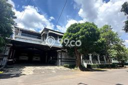 Rumah Elit LB 650m2 Siap Huni Desain Elegan di Bintaro, Jakarta Selatan Rumah Elit LB 650m2 Siap Huni Desain Elegan di Bintaro, Jakarta Selatan