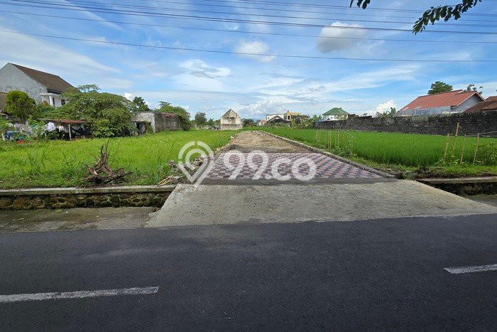 Tanah Kosong Dijual di Sleman dengan Area 111m2 Tanah Kosong Dijual di Sleman dengan Area 111m2