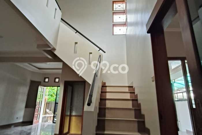 Rumah Bagus Siap Pakai Di Rawalumbu Luas 300m2 Lokasi Strategis Rumah Bagus Siap Pakai Di Rawalumbu Luas 300m2 Lokasi Strategis
