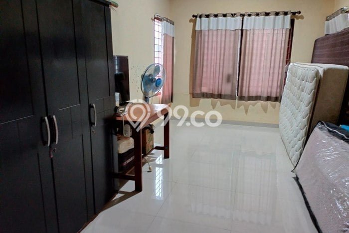 Dijual Rumah 6 Kamar Lokasi Ideal Nyaman dan Strategis di Karang Tengah Dijual Rumah 6 Kamar Lokasi Ideal Nyaman dan Strategis di Karang Tengah