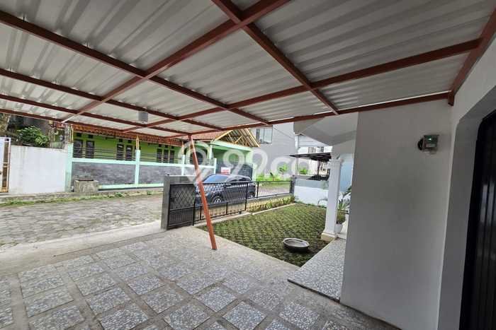 Rumah Modern 4 KT di Cimahi Bandung Semi Furnished Rumah Modern 4 KT di Cimahi Bandung Semi Furnished