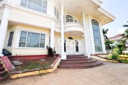 Siap Huni Rumah Mewah 5 Kamar di Kebon Jeruk Dekat ke Mana Pun Siap Huni Rumah Mewah 5 Kamar di Kebon Jeruk Dekat ke Mana Pun