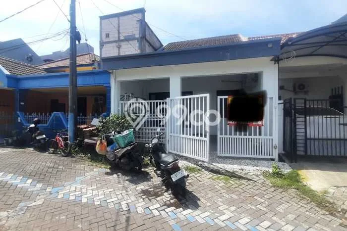 Disewakan! Rumah 2 Kamar Tidur &
1 Kamar Mandi di Pondok Tjandra, Sidoarjo Disewakan! Rumah 2 Kamar Tidur &
1 Kamar Mandi di Pondok Tjandra, Sidoarjo