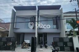 Rumah Modern 5 KT di Mulyosari Surabaya Rumah Modern 5 KT di Mulyosari Surabaya