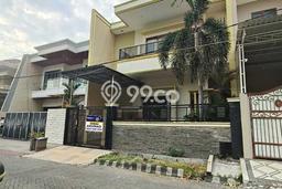 Rumah Elit LB 300m2 Siap Pakai Desain Elegan di Dharma Husada, Surabaya Rumah Elit LB 300m2 Siap Pakai Desain Elegan di Dharma Husada, Surabaya