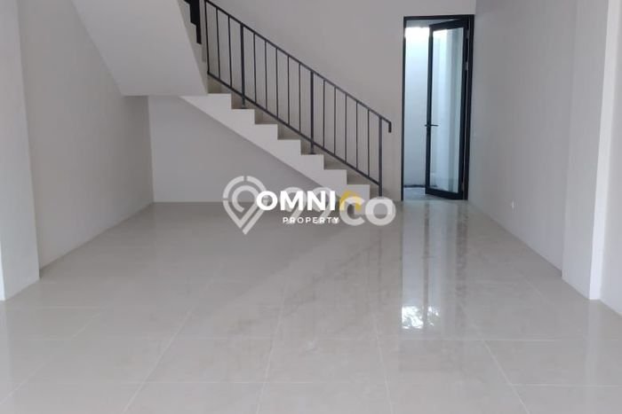 Ruko Dijual di Driyorejo LT 68m2, LB 110m2 Solusi Investasi Cerdas Ruko Dijual di Driyorejo LT 68m2, LB 110m2 Solusi Investasi Cerdas