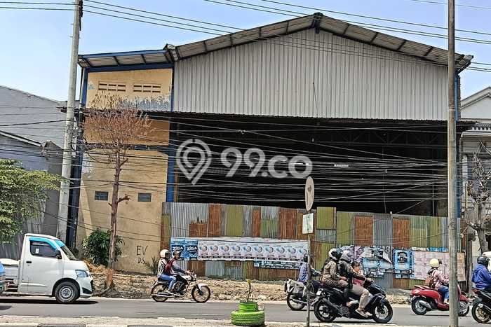 Gudang Dijual Lokasi Emas di Taman Luas 420m2 Gudang Dijual Lokasi Emas di Taman Luas 420m2