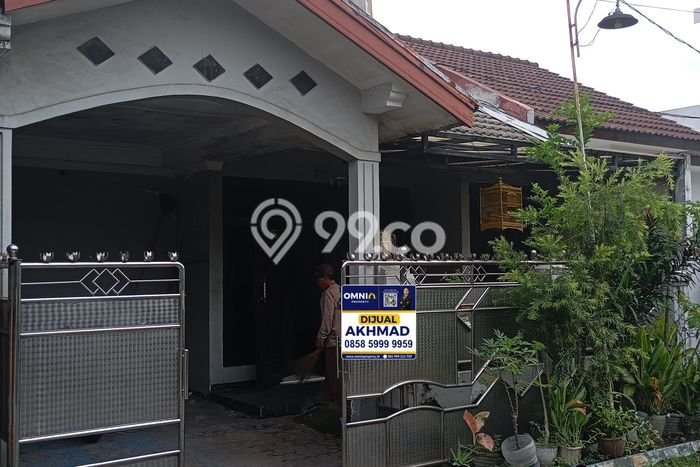 Rumah Modern Minimalis 3 KT Bisa Langsung Pindah di Taman Rumah Modern Minimalis 3 KT Bisa Langsung Pindah di Taman