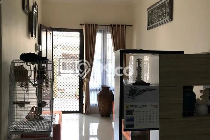 Rumah Luas Asri 5 KT Siap Pakai di Pondok Tjandra Sidoarjo Rumah Luas Asri 5 KT Siap Pakai di Pondok Tjandra Sidoarjo