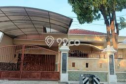 Ready to Use! Premium House LT 525m2 Desain Modern di Manyar Ready to Use! Premium House LT 525m2 Desain Modern di Manyar