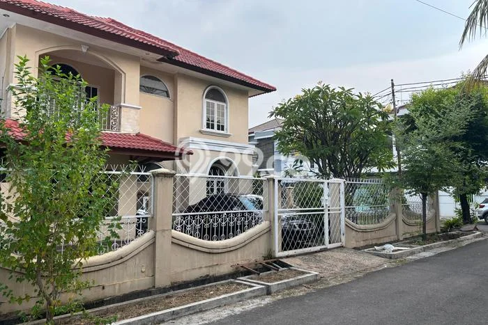 Ready to Use! Premium House LT 350m2 Desain Modern di Kedoya Baru Ready to Use! Premium House LT 350m2 Desain Modern di Kedoya Baru