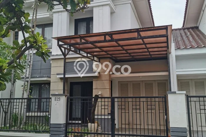 Rumah Disewakan Surabaya LT 200m2 LB 190m2 Kawasan Raya A Yani Rumah Disewakan Surabaya LT 200m2 LB 190m2 Kawasan Raya A Yani